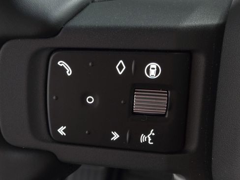 New 2025 Land Rover Defender 90 X-Dynamic SE image 24