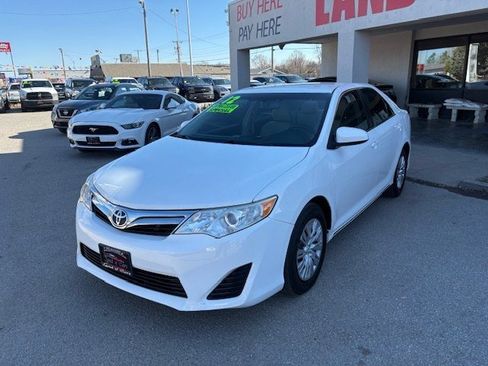 Used 2012 Toyota Camry L image 6