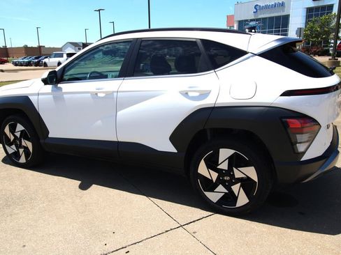 Used 2024 Hyundai Kona Limited AWD/4WD image 17
