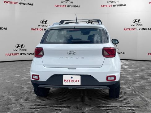 New 2026 Hyundai Venue SEL FWD image 4