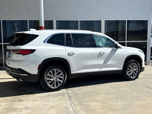 Certified 2025 Buick Enclave Preferred image 4