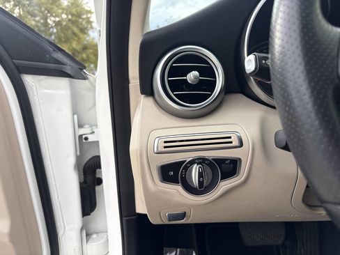 Used 2018 Mercedes-Benz C 300 Sedan w/ Multimedia Package image 23