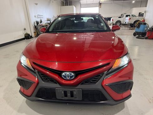 Used 2022 Toyota Camry SE w/ Audio Upgrade Package image 3