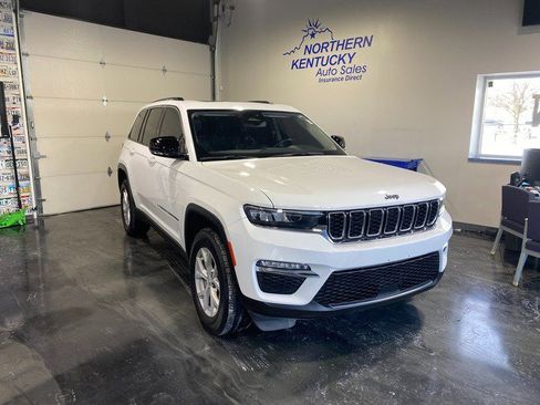 Used 2022 Jeep Grand Cherokee Limited image 1