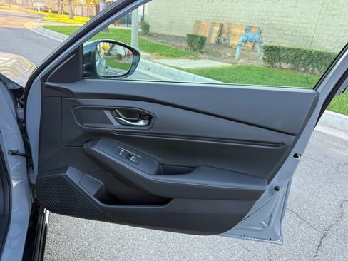 Used 2025 Honda Accord Sport image 28