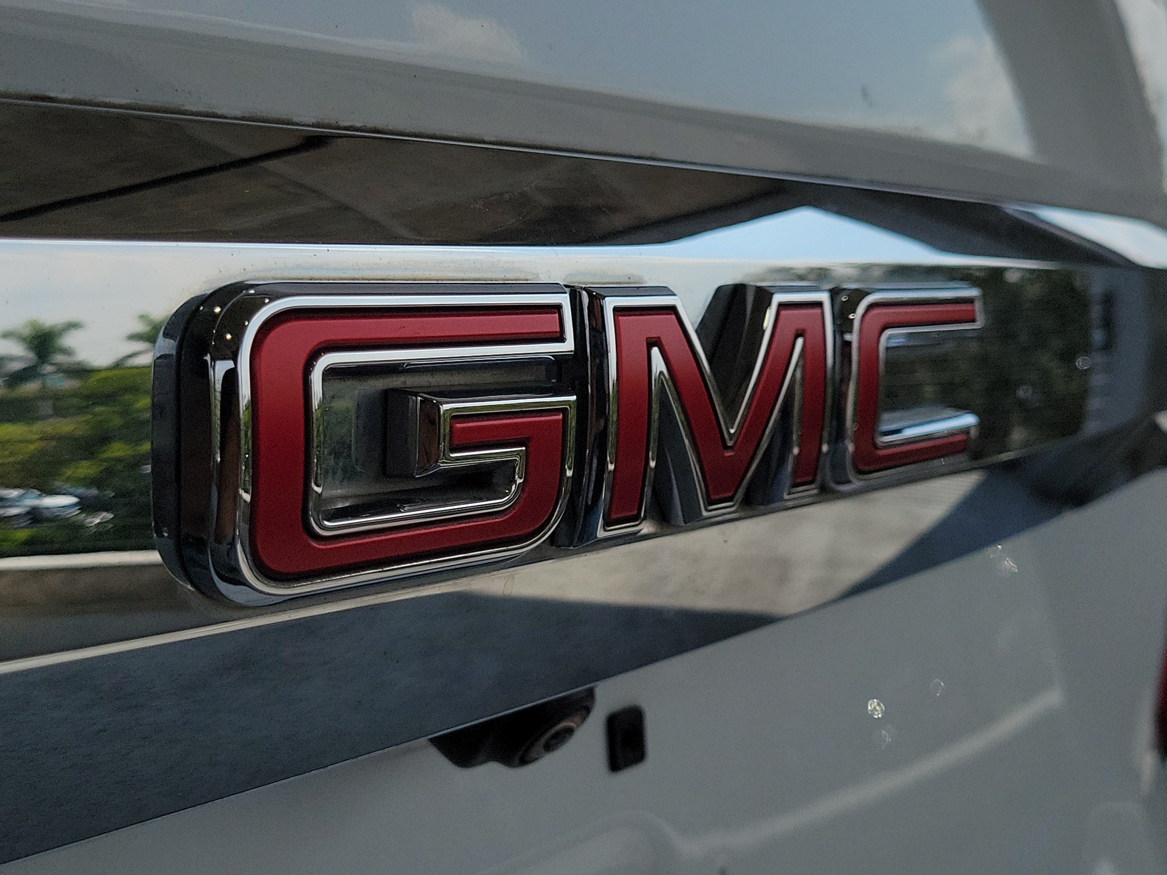 Used 2021 GMC Yukon XL SLT w/ SLT Luxury Plus Package AWD/4WD image 5