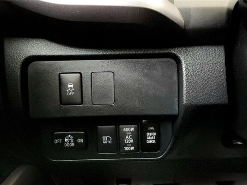 Used 2023 Toyota Tacoma TRD Off-Road w/ Technology Package image 31