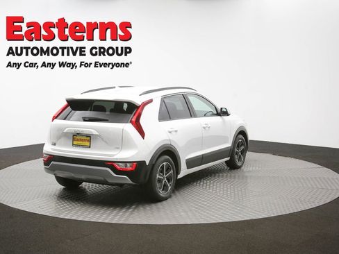 Used 2023 Kia Niro EX image 35