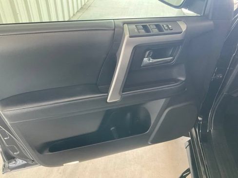 Used 2023 Toyota 4Runner SR5 Premium w/ Moonroof Package RWD image 5