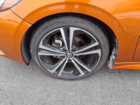 Used 2020 Nissan Sentra SR w/ Premium Package image 36