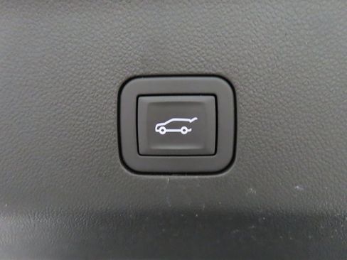 Used 2025 GMC Yukon AT4 Ultimate image 36