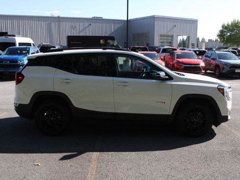 Used 2023 GMC Terrain AT4 AWD/4WD image 4