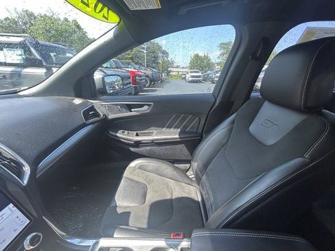 Used 2022 Ford Edge ST w/ Equipment Group 401A image 16