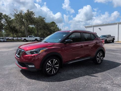 Certified 2019 Nissan Kicks SR w/ SR Premium Package FWD image 8