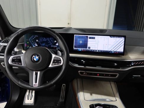 Used 2025 BMW X7 M60i AWD/4WD image 22