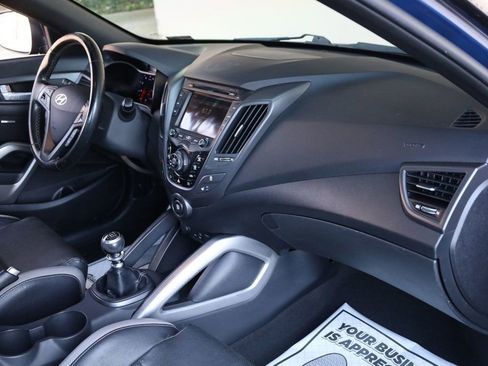 Used 2016 Hyundai Veloster Turbo image 21
