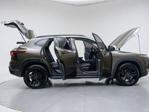 Used 2024 Chevrolet Trax ACTIV w/ Sunroof Package FWD image 15