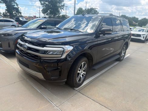 Used 2024 Ford Expedition XLT RWD image 1