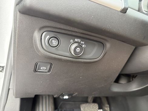 Used 2022 GMC Terrain SLE w/ Driver Convenience Package FWD image 31