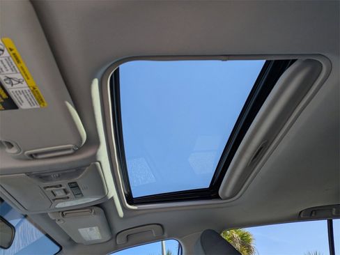 Used 2021 Toyota RAV4 XLE w/ Convenience Package image 22