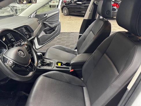 Used 2019 Volkswagen Jetta SE image 32