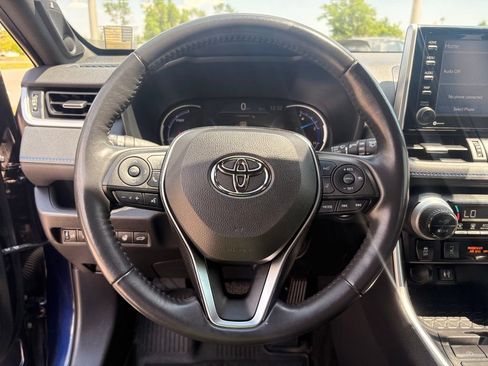 Used 2019 Toyota RAV4 XSE w/ XSE Weather Package AWD/4WD image 25
