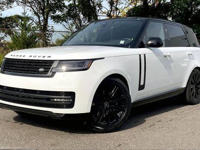 New 2025 Land Rover Range Rover SE
