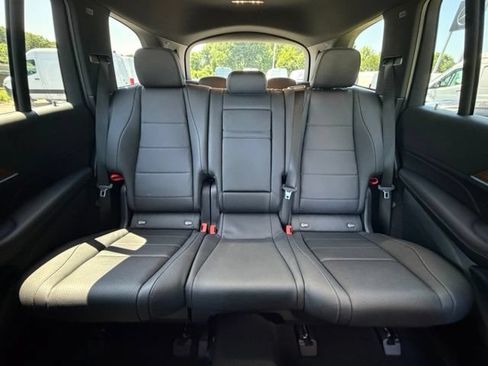 Used 2024 Mercedes-Benz GLS 450 4MATIC image 17
