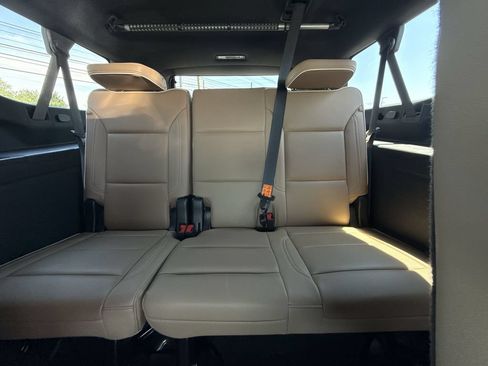 Used 2022 Chevrolet Suburban Premier AWD/4WD image 22