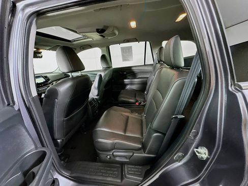 Used 2020 Honda Pilot Touring image 27