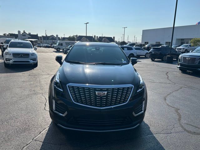 Used 2025 Cadillac XT5 Premium Luxury FWD image 3