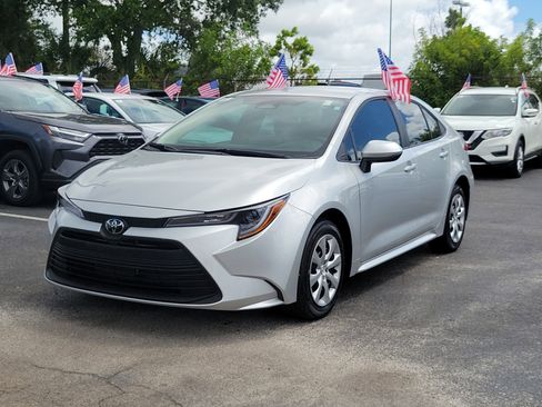 Used 2026 Toyota Corolla LE image 6