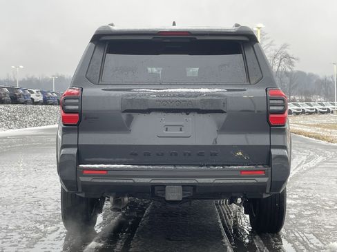 Used 2025 Toyota 4Runner SR5 image 4