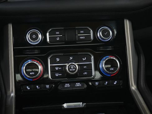 Used 2022 GMC Yukon XL Denali AWD/4WD image 21