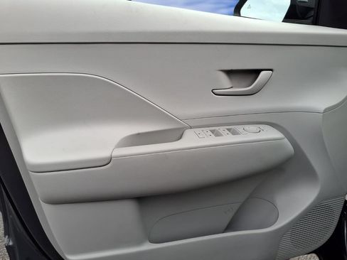 Used 2025 Hyundai Kona SEL AWD/4WD image 13