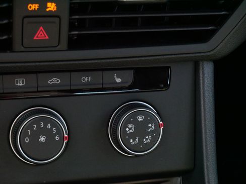 Certified 2024 Volkswagen Jetta Sport FWD image 27