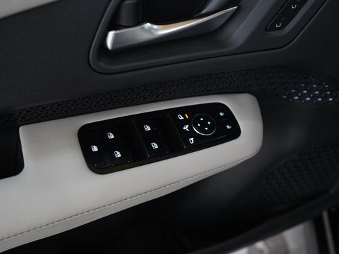 Used 2024 Nissan Ariya AWD image 21
