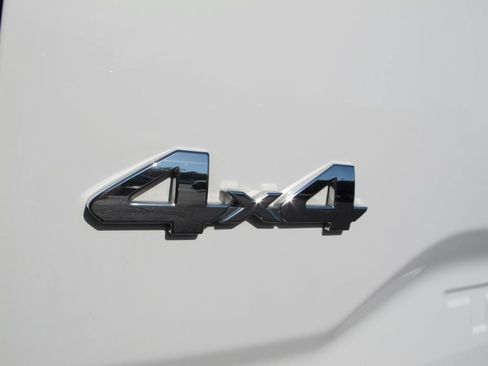 Used 2023 Toyota Tacoma SR5 w/ Technology Package AWD/4WD image 9