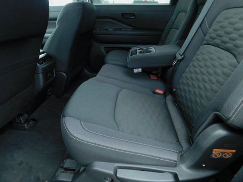 Used 2024 Nissan Pathfinder SV image 20