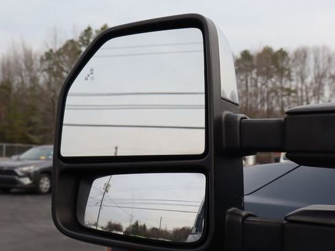 Used 2017 Ford F250 Lariat w/ Chrome Package image 14