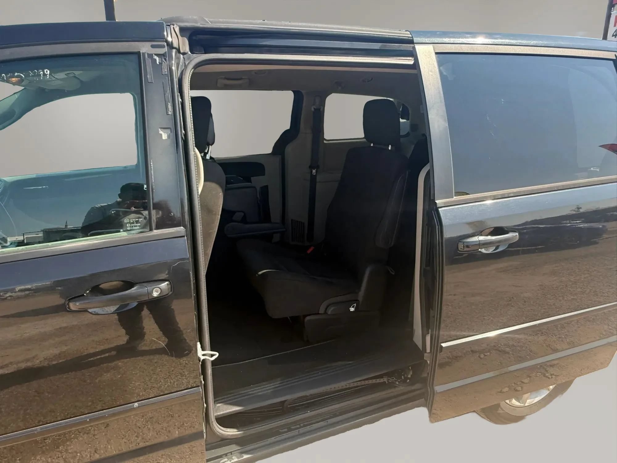 Used 2015 Dodge Grand Caravan SXT FWD image 10