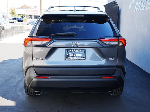 Used 2021 Toyota RAV4 XLE image 5