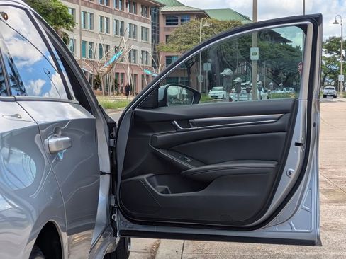 Used 2020 Honda Accord Sport image 10
