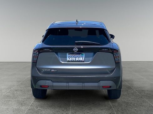 Used 2025 Nissan Kicks SV w/ Illumination Package FWD image 4