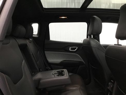 Used 2023 Jeep Compass Latitude w/ Sun and Sound Group AWD/4WD image 19