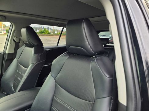 Used 2020 Toyota RAV4 Limited image 25