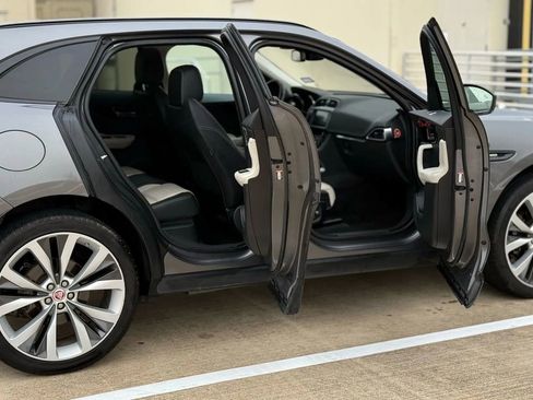 Used 2018 Jaguar F-PACE R-Sport AWD/4WD image 16