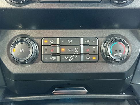 Used 2021 Ford F350 XLT w/ XLT Premium Package image 15