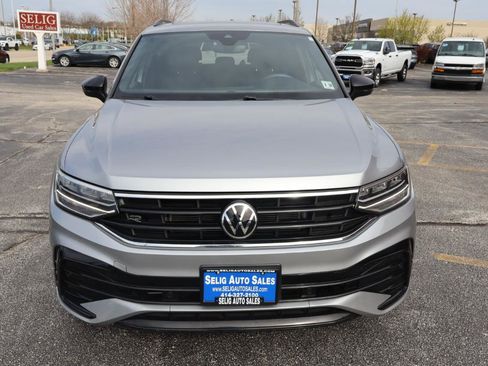 Used 2023 Volkswagen Tiguan SE R-Line image 2