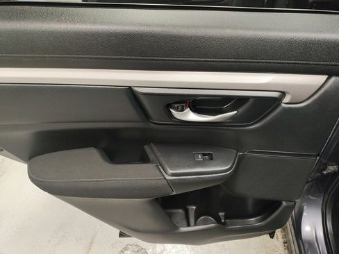 Used 2019 Honda CR-V LX image 28